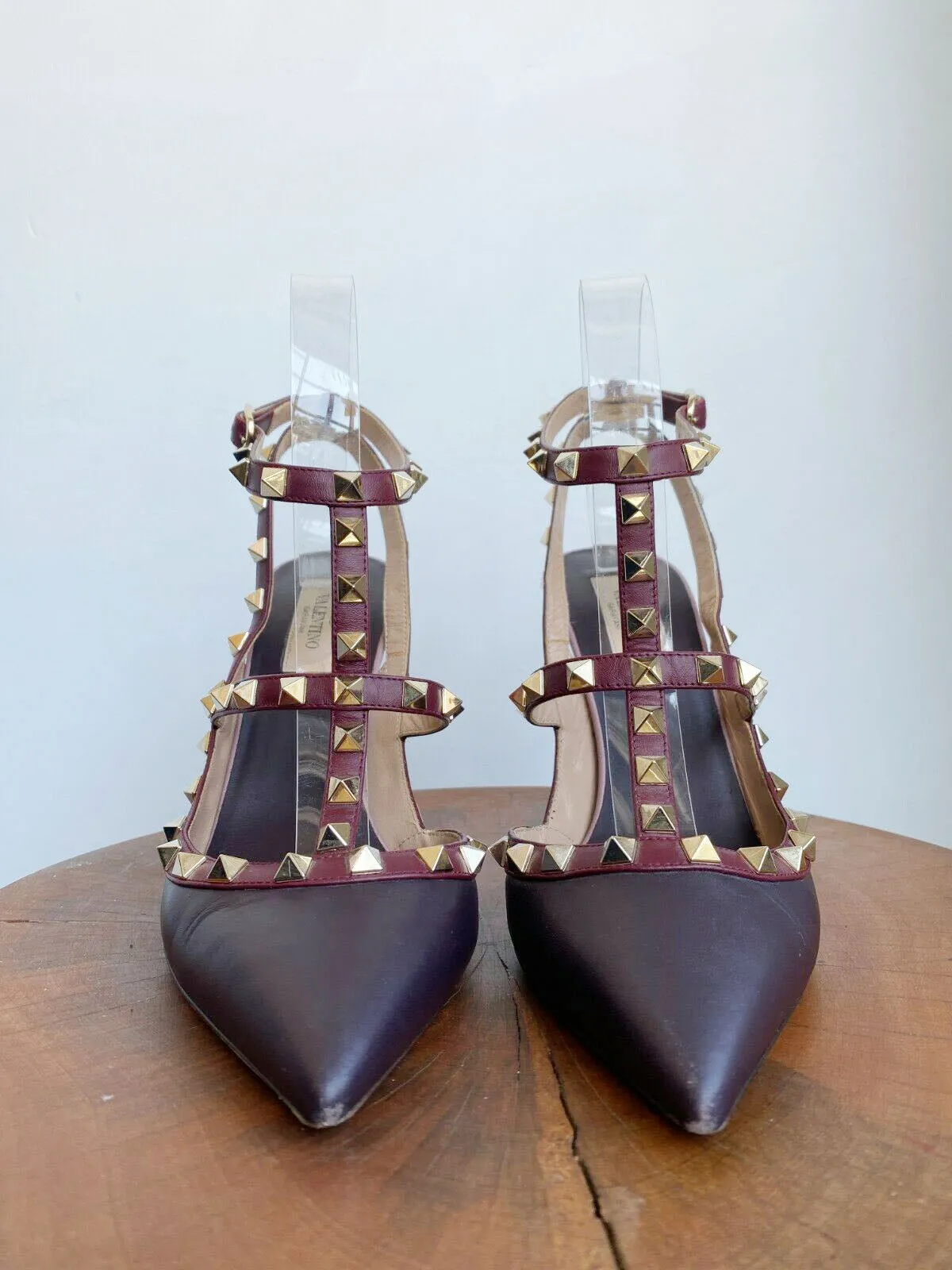 ROCKSTUD BURGUNDY ANKLE HEELS