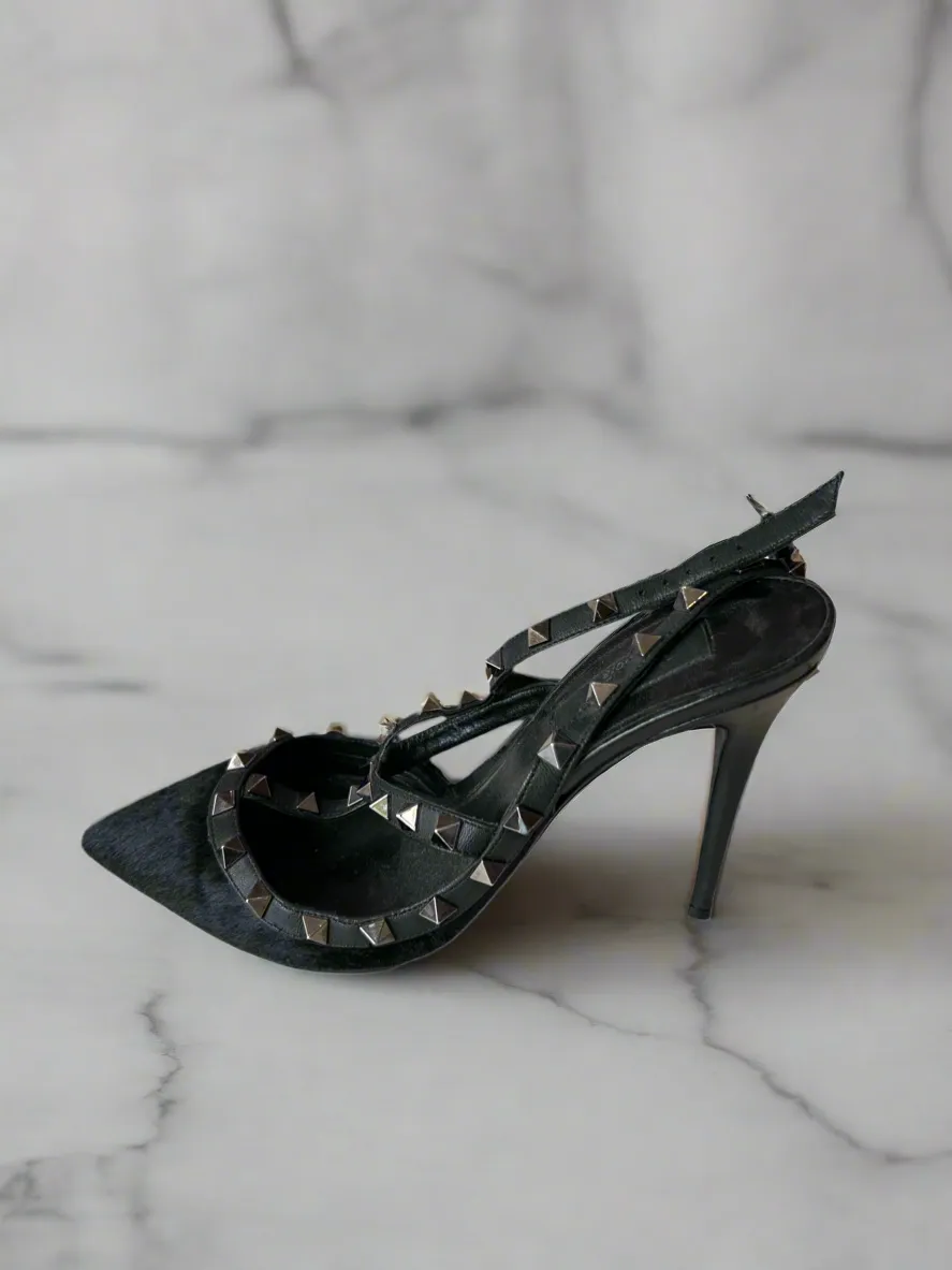 VALENTINO pony hair rockstud pointed toe pumps - size 8